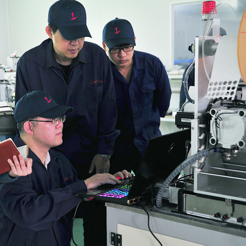 輸液器插瓶針自動組裝機